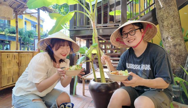 Vì sao khách Hàn Quốc 'mê' du lịch Việt Nam?- Ảnh 1. Vì sao khách Hàn Quốc 'mê' du lịch Việt Nam?- Ảnh 1.