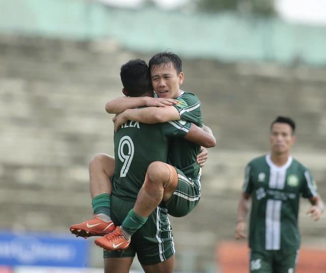 Minh Vương trình diễn phong độ 'hủy diệt', Trường Tươi Đồng Nai đánh bại Long An: Giữ vững ngôi đầu- Ảnh 2. Minh Vương trình diễn phong độ 'hủy diệt', Trường Tươi Đồng Nai đánh bại Long An: Giữ vững ngôi đầu- Ảnh 2.