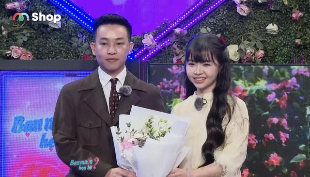 Chủ cửa hàng thời trang 34 tuổi bị từ chối hẹn hò bởi cô gái xinh đẹp - Ảnh 4. Chủ cửa hàng thời trang 34 tuổi bị từ chối hẹn hò bởi cô gái xinh đẹp - Ảnh 4.