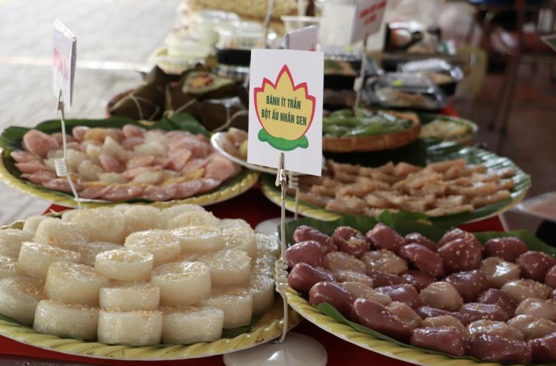 Ngày đầu lễ hội ẩm thực chay ở TP.HCM: Hấp dẫn hàng trăm món 'đẹp như tranh'- Ảnh 9. Ngày đầu lễ hội ẩm thực chay ở TP.HCM: Hấp dẫn hàng trăm món 'đẹp như tranh'- Ảnh 9.