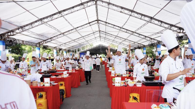 Ngày đầu lễ hội ẩm thực chay ở TP.HCM: Hấp dẫn hàng trăm món 'đẹp như tranh'- Ảnh 1. Ngày đầu lễ hội ẩm thực chay ở TP.HCM: Hấp dẫn hàng trăm món 'đẹp như tranh'- Ảnh 1.