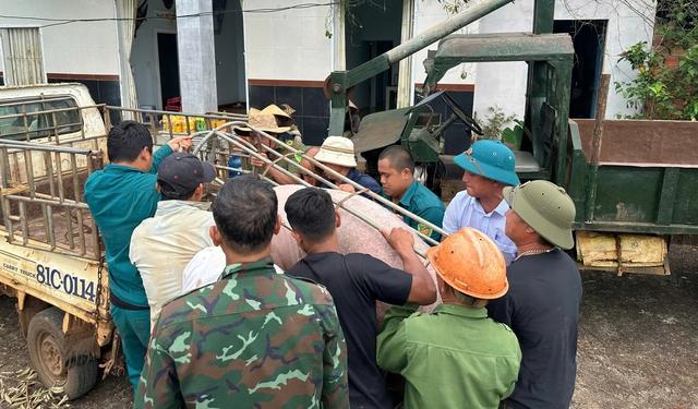 Di dời người dân khỏi khu vực sạt lở nguy hiểm tại gia Lai - Ảnh 1. Di dời người dân khỏi khu vực sạt lở nguy hiểm tại gia Lai - Ảnh 1.