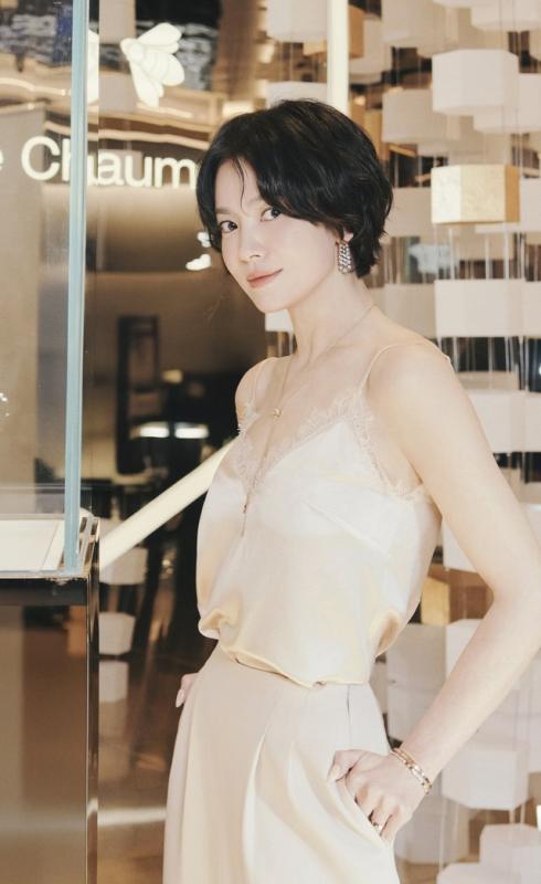 Soobin sang Hàn Quốc dự sự kiện cùng Song Hye Kyo - Ảnh 3.