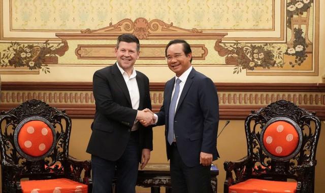 - Ảnh 1. TP.HCM sắp ký hợp tác với NASDAQ về trung tâm tài chính quốc tế - Ảnh 1.