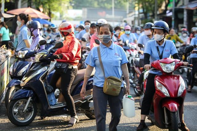 Lao động rời TP.HCM ngày càng nhiều: 'Định vị thành phố đáng sống cho công nhân'- Ảnh 3. Lao động rời TP.HCM ngày càng nhiều: 'Định vị thành phố đáng sống cho công nhân'- Ảnh 3.