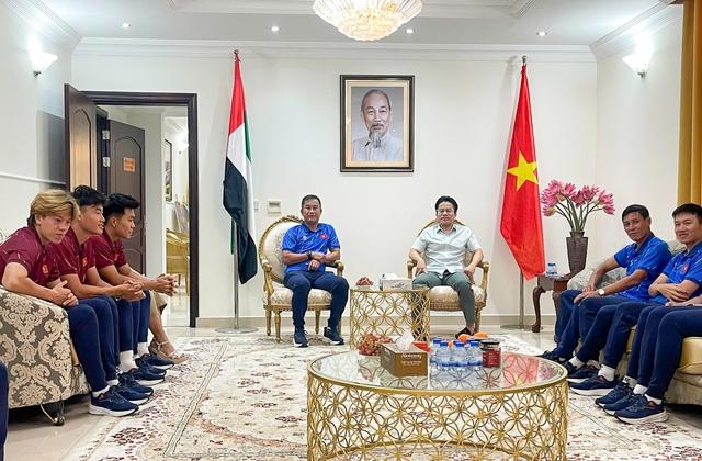 Được thầy Kim giao phó, quyền HLV trưởng U.23 Việt Nam làm điều đặc biệt tại UAE- Ảnh 2. Được thầy Kim giao phó, quyền HLV trưởng U.23 Việt Nam làm điều đặc biệt tại UAE- Ảnh 2.