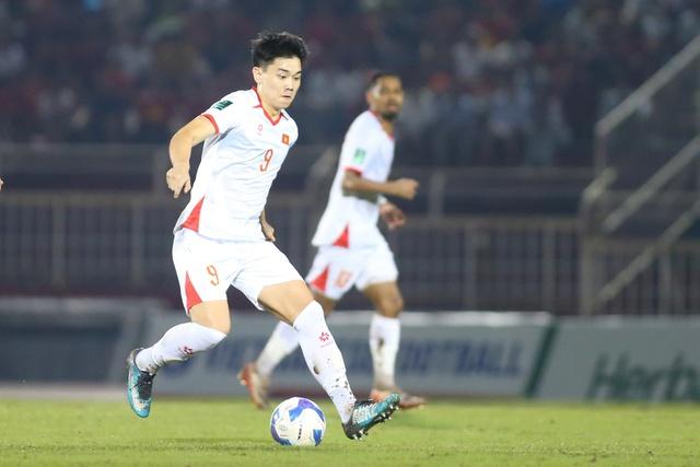 HLV Kim Sang-sik: 'Đội tuyển Việt Nam vẫn nóng vội, tôi rất tiếc...'- Ảnh 2. HLV Kim Sang-sik: 'Đội tuyển Việt Nam vẫn nóng vội, tôi rất tiếc...'- Ảnh 2.