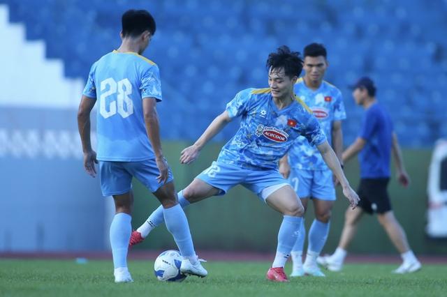 Tiến Linh nói điều bất ngờ về án phạt của Malaysia, quyết thắng đối thủ ở màn tái đấu- Ảnh 4.