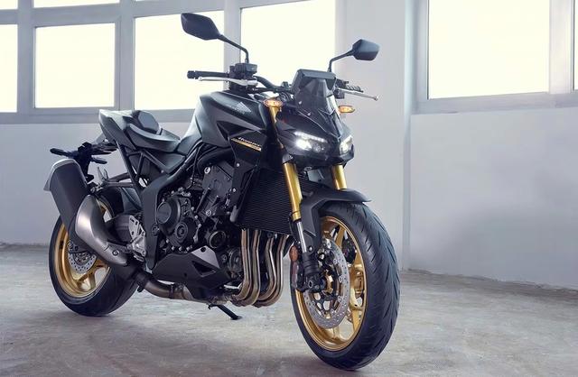 Triệu hồi Honda CB1000 do lỗi bu-lông cần số - Ảnh 2. Triệu hồi Honda CB1000 do lỗi bu-lông cần số - Ảnh 2.