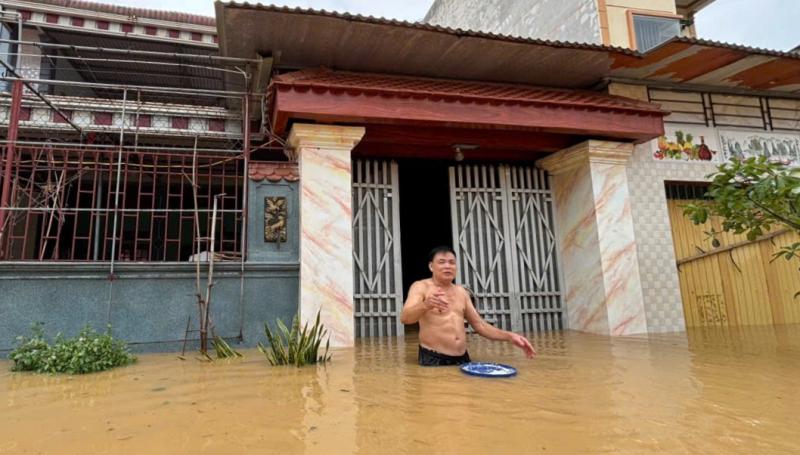 Hơn 15 . 000 Nhà dân ở thanh hóa chìm trong biển nước do mưa lũ - Ảnh 11. Hơn 15 . 000 Nhà dân ở thanh hóa chìm trong biển nước do mưa lũ - Ảnh 11.