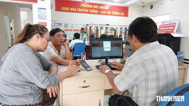 Hơn 6.300 cán bộ, công chức TP.HCM rời khu vực công - Ảnh 2.