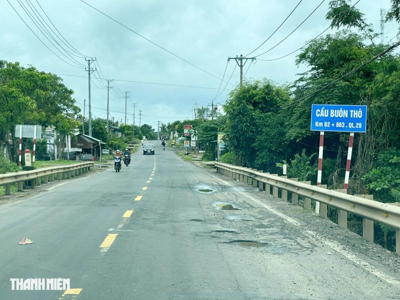 Bao giờ nâng cấp, sửa chữa quốc lộ 29 qua Đắk Lắk? - Ảnh 8. Bao giờ nâng cấp, sửa chữa quốc lộ 29 qua Đắk Lắk? - Ảnh 8.