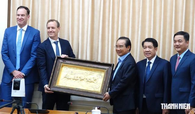 TP.HCM sẽ hợp tác với NASDAQ vận hành trung tâm tài chính quốc tế- Ảnh 3. TP.HCM sẽ hợp tác với NASDAQ vận hành trung tâm tài chính quốc tế- Ảnh 3.
