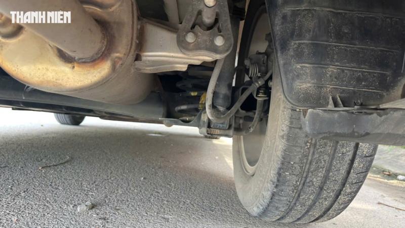 Giảm xóc bên phải ô tô tại Việt Nam thường hư hỏng sớm hơn bên trái - Ảnh 4.