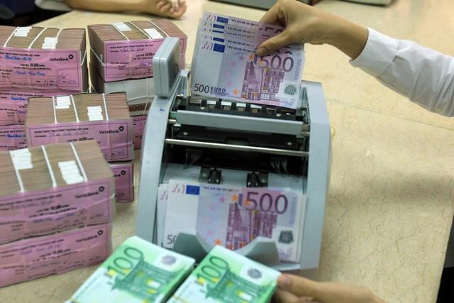 Giá USD hôm nay 21.10.2025: Ngân hàng giảm nhẹ cùng euro, bảng Anh- Ảnh 1.