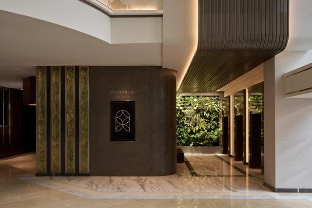 Khách sạn Sheraton Saigon Grand Opera sắp được khoác áo mới - Ảnh 1. Khách sạn Sheraton Saigon Grand Opera sắp được khoác áo mới - Ảnh 1.