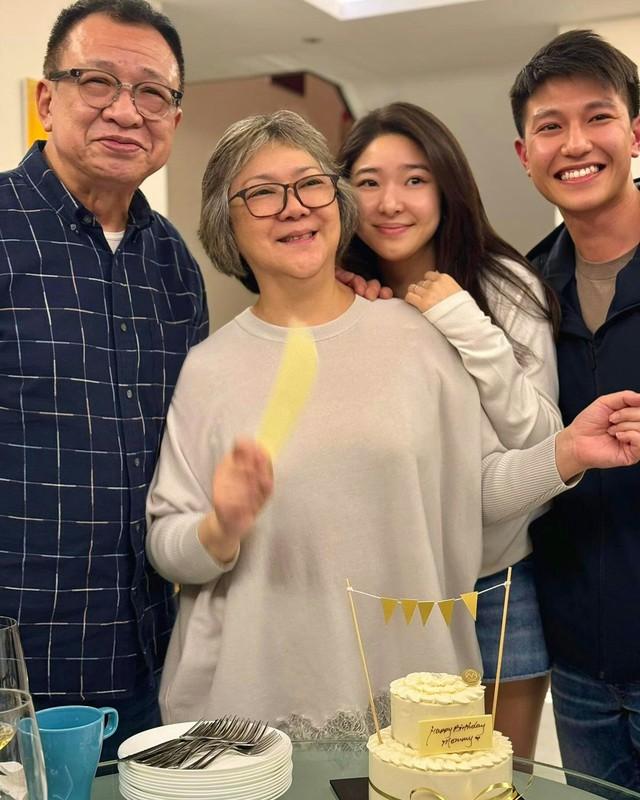 'Trùm vai phụ' Hứa Thiệu Hùng nguy kịch, loạt sao Hồng Kông tức tốc đến bệnh viện- Ảnh 7. 'Trùm vai phụ' Hứa Thiệu Hùng nguy kịch, loạt sao Hồng Kông tức tốc đến bệnh viện- Ảnh 7.