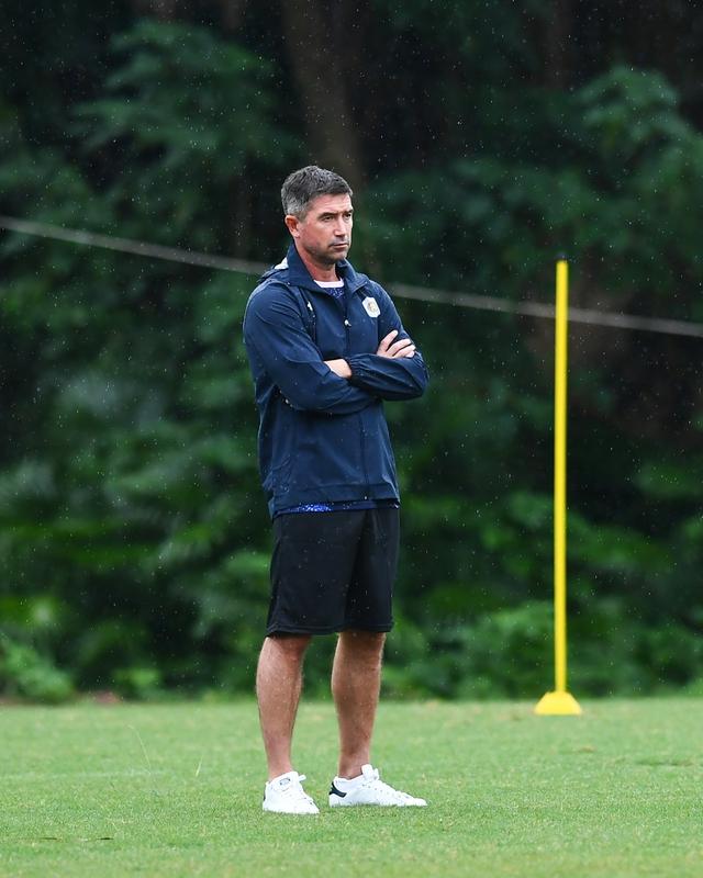 Sếp lớn CLB Hà Nội nói điều bất ngờ trong ngày huyền thoại Harry Kewell ra mắt truyền thông- Ảnh 4. Sếp lớn CLB Hà Nội nói điều bất ngờ trong ngày huyền thoại Harry Kewell ra mắt truyền thông- Ảnh 4.