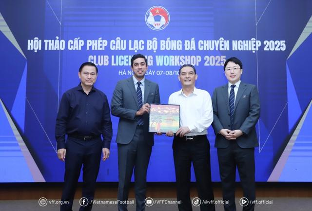 AFC xuất hiện ở sự kiện nóng của VFF, nói lời đặc biệt cho bóng đá Việt Nam- Ảnh 1. AFC xuất hiện ở sự kiện nóng của VFF, nói lời đặc biệt cho bóng đá Việt Nam- Ảnh 1.