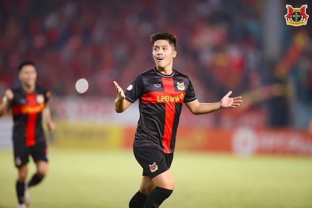 U.23 Việt Nam biến động nhân sự, HLV Kim Sang-sik lên danh sách…
- Ảnh 2. U.23 Việt Nam biến động nhân sự, HLV Kim Sang-sik lên danh sách…
- Ảnh 2.