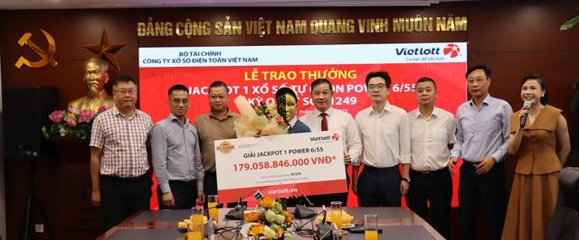 Thầy giáo ở Đà Nẵng trúng hơn 179 tỉ Vietlott- Ảnh 1.