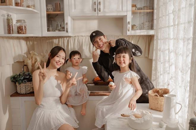 Chuyện tình thăng trầm của Trương Mỹ Nhân và bạn trai kém tuổi - Ảnh 3. Chuyện tình thăng trầm của Trương Mỹ Nhân và bạn trai kém tuổi - Ảnh 3.