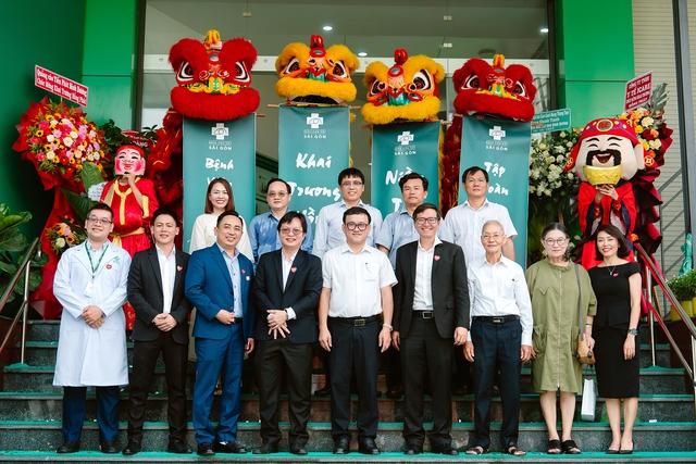 Khai trương Bệnh viện Mắt Sài Gòn Bình Dương- Ảnh 1.