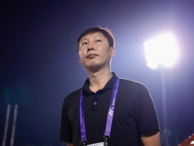 HLV Kim Sang-sik: 'Đội tuyển Việt Nam vẫn nóng vội, tôi rất tiếc...'- Ảnh 1. HLV Kim Sang-sik: 'Đội tuyển Việt Nam vẫn nóng vội, tôi rất tiếc...'- Ảnh 1.
