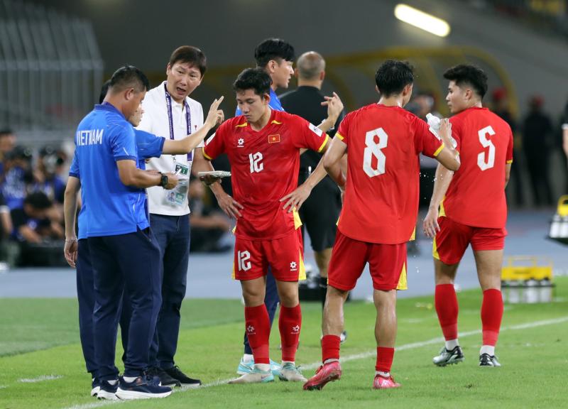 Lộ diện ngày đội tuyển Việt Nam và U.23 hội quân: HLV Kim Sang-sik chỉ được chọn 1, vì…- Ảnh 2.