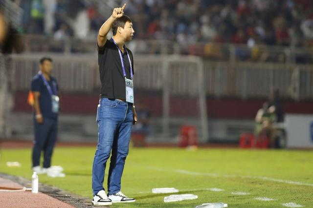 Bảng xếp hạng vòng loại Asian Cup mới nhất: Đội tuyển Việt Nam bóp nghẹt hyvong Malaysia - Ảnh 2. Bảng xếp hạng vòng loại Asian Cup mới nhất: Đội tuyển Việt Nam phả hơi nóng lênMalaysia - Ảnh 2.