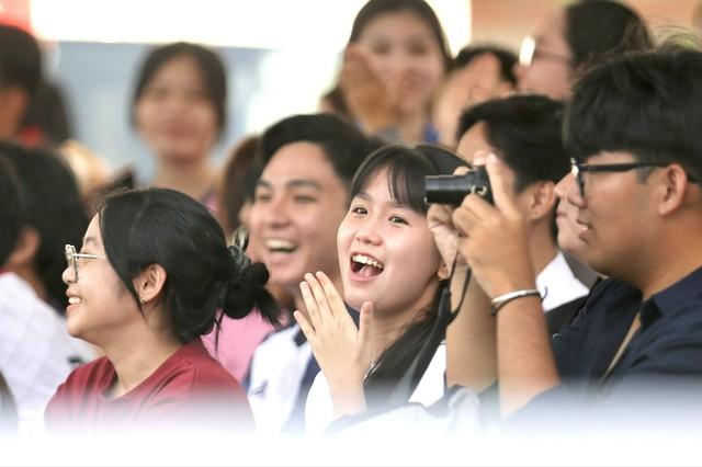 'Lột xác' ngoạn mục, đội Trường ĐH Đồng Tháp và ĐH Cần Thơ vào vòng chung kết- Ảnh 7. 'Lột xác' ngoạn mục, đội Trường ĐH Đồng Tháp và ĐH Cần Thơ vào vòng chung kết- Ảnh 7.