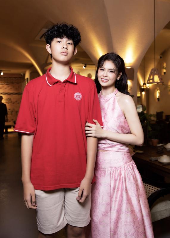 Hari Won, Sam rạng rỡ mừng Trương Quỳnh Anh lên chức  - Ảnh 1.
