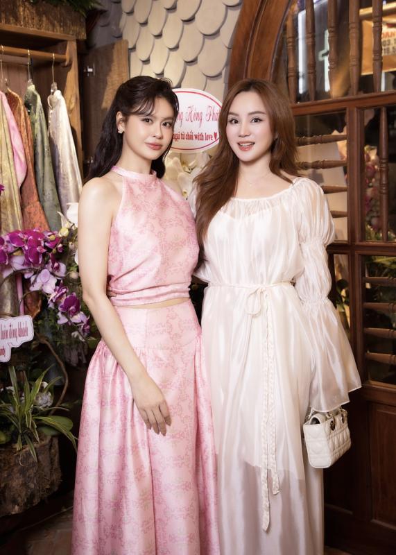 Hari Won, Sam rạng rỡ mừng Trương Quỳnh Anh lên chức  - Ảnh 6.