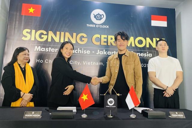 Chuỗi cà phê Three O'Clock ký hợp đồng nhượng quyền sang Indonesia - Ảnh 1. Chuỗi cà phê Three O'Clock ký hợp đồng nhượng quyền sang Indonesia - Ảnh 1.