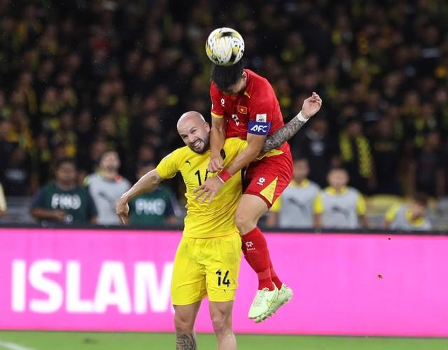 Bóng đá Malaysia rối ren: HLV Cklamovski 'quay xe', chuyên gia yêu cầu FAM đừng mãi im lặng- Ảnh 2.