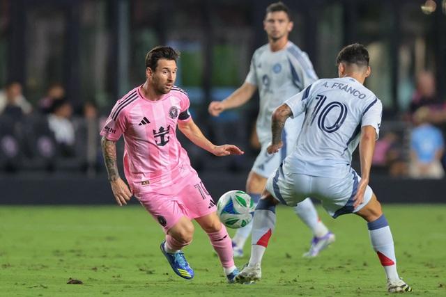 Messi chơi không tồi, Suarez lập cú đúp nhưng Inter Miami vẫn thất bại: Còn trông chờ vào MLS Cup- Ảnh 1. Messi chơi không tồi, Suarez lập cú đúp nhưng Inter Miami vẫn thất bại: Còn trông chờ vào MLS Cup- Ảnh 1.