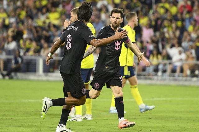 Messi ghi hat-trick lập kỷ lục bóng đá Mỹ, siêu phẩm của Ronaldo cũng chào thua- Ảnh 2. Messi ghi hat-trick lập kỷ lục bóng đá Mỹ, siêu phẩm của Ronaldo cũng chào thua- Ảnh 2.