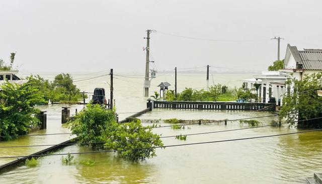 Quảng Trị: Hàng trăm hộ dân bị ngập nước ở xã Nam Hải Lăng - Ảnh 1. Quảng Trị: Hàng trăm hộ dân bị ngập nước ở xã Nam Hải Lăng - Ảnh 1.