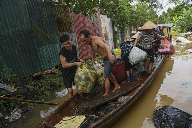 Người dân lo chạy lũ do nước sông Hồng dâng cao- Ảnh 13. Người dân lo chạy lũ do nước sông Hồng dâng cao- Ảnh 13.