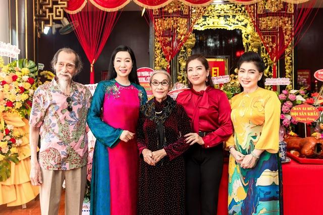 NSND Trịnh Kim Chi dành tiền cúng Tổ hỗ trợ bà con thiệt hại do bão Bualoi- Ảnh 3.