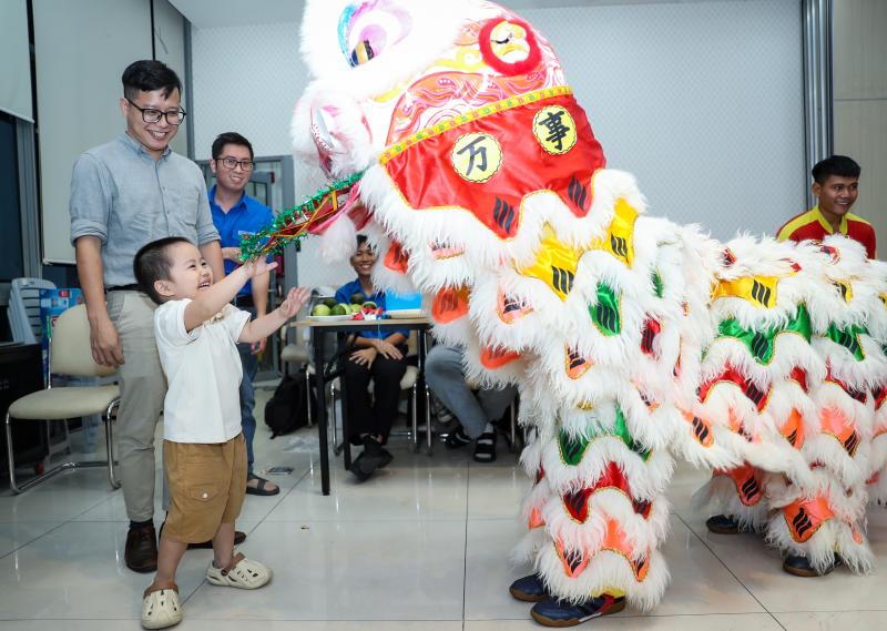 'Trung thu vui nhất mà em từng biết'- Ảnh 16. 'Trung thu vui nhất mà em từng biết'- Ảnh 16.