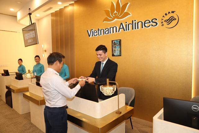 Nhà ga T3 Tân Sơn Nhất có dịch vụ check-in chưa từng có tại Việt Nam - Ảnh 4.