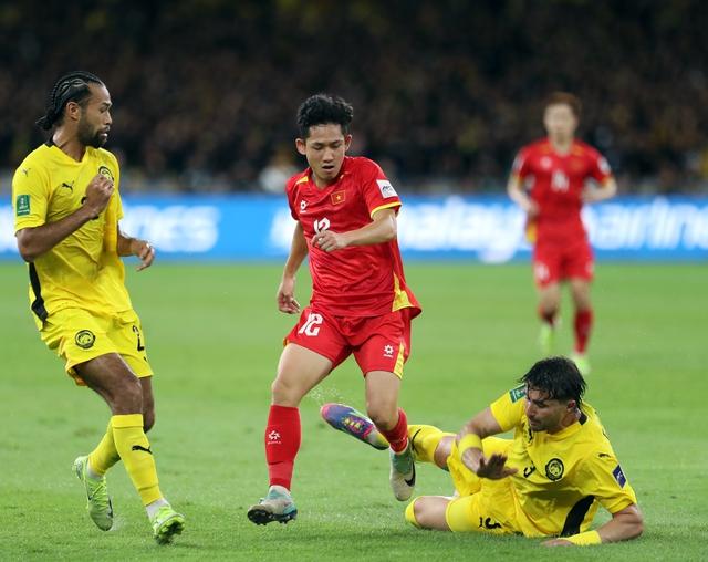 Cựu danh thủ Malaysia chỉ trích FAM thiếu tầm nhìn: 'Phải biết xấu hổ vì án phạt của FIFA'- Ảnh 1. Cựu danh thủ Malaysia chỉ trích FAM thiếu tầm nhìn: 'Phải biết xấu hổ vì án phạt của FIFA'- Ảnh 1.