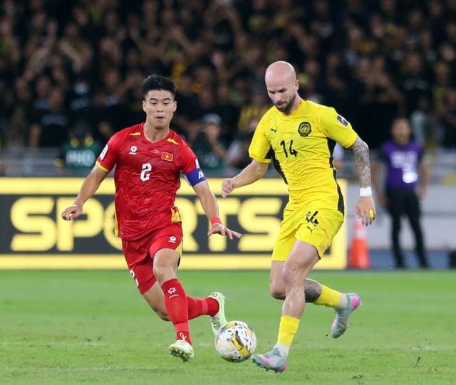 Bộ trưởng Malaysia: 'Báo cáo dài 19 trang có lập luận rất nghiêm trọng từ FIFA'- Ảnh 1. Bộ trưởng Malaysia: 'Báo cáo dài 19 trang có lập luận rất nghiêm trọng từ FIFA'- Ảnh 1.