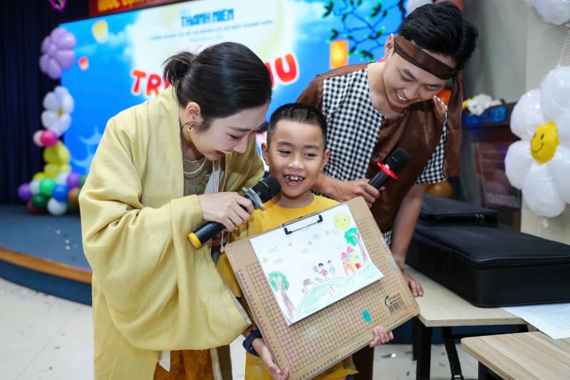 'Trung thu vui nhất mà em từng biết'- Ảnh 8. 'Trung thu vui nhất mà em từng biết'- Ảnh 8.
