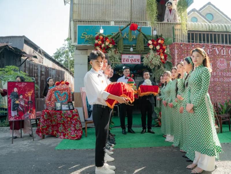Đám cưới miền Tây của cô dâu gây sốt , tái hiện phong cách thập niên 1990 - Ảnh 3.