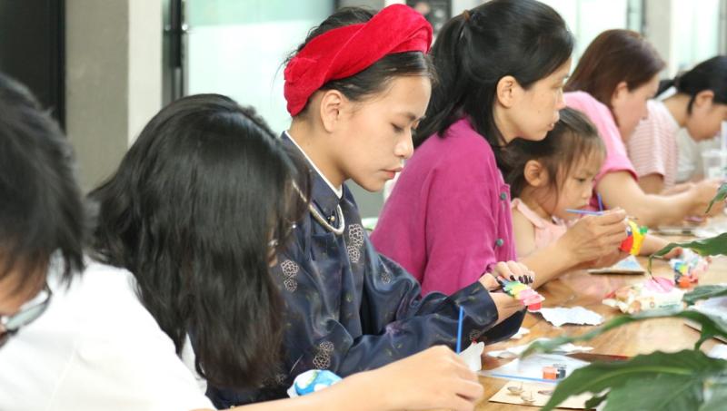 Bộ trang phục trung thu bị thất truyền trăm năm được phục dựng lại - Ảnh 11. Bộ trang phục trung thu bị thất truyền trăm năm được phục dựng lại - Ảnh 11.