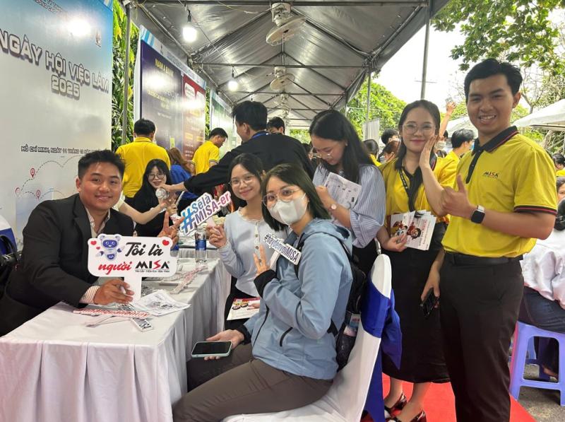 Nhiều việc làm lương từ 15-20 triệu đồng/tháng đang cần tuyển gấp- Ảnh 3.