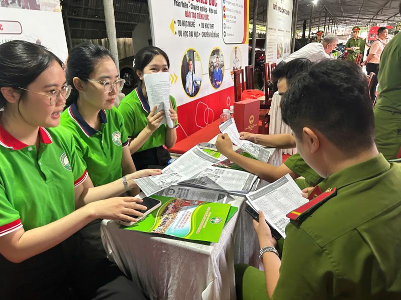 Hàng loạt việc làm lương từ 20 triệu đồng/tháng đang cần tuyển gấp- Ảnh 3.