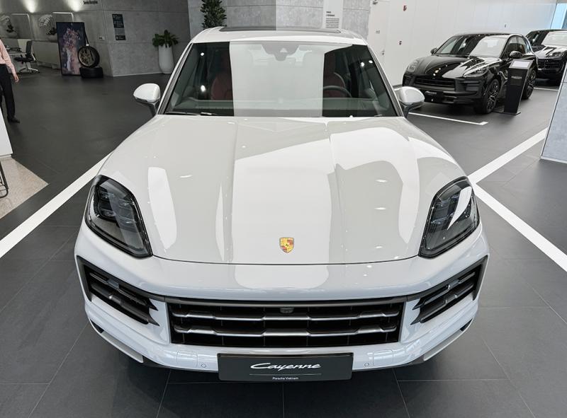 Mẫu SUV đắt nhất của Porsche khoác 'lớp áo' trị giá gần bằng VF 3 - Ảnh 5.
